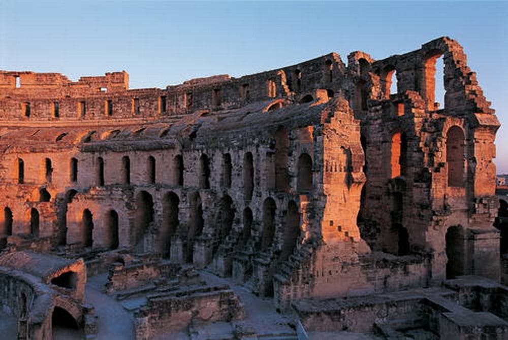 Amphitheatre of El Jem Sân khấu lịch sử hoành tráng