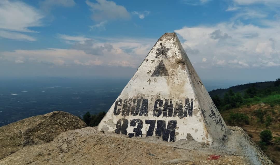 Núi Chứa Chan - Gia Lào cao 837m