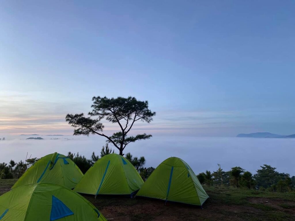 Cắm trại trên đỉnh Langbiang